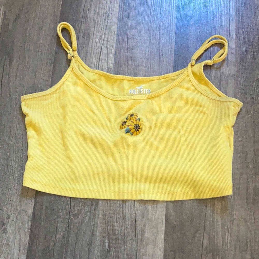 crop top from hollister! cute design, size small!
